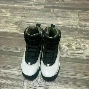 Jordan retro 10s size 5y in great condition